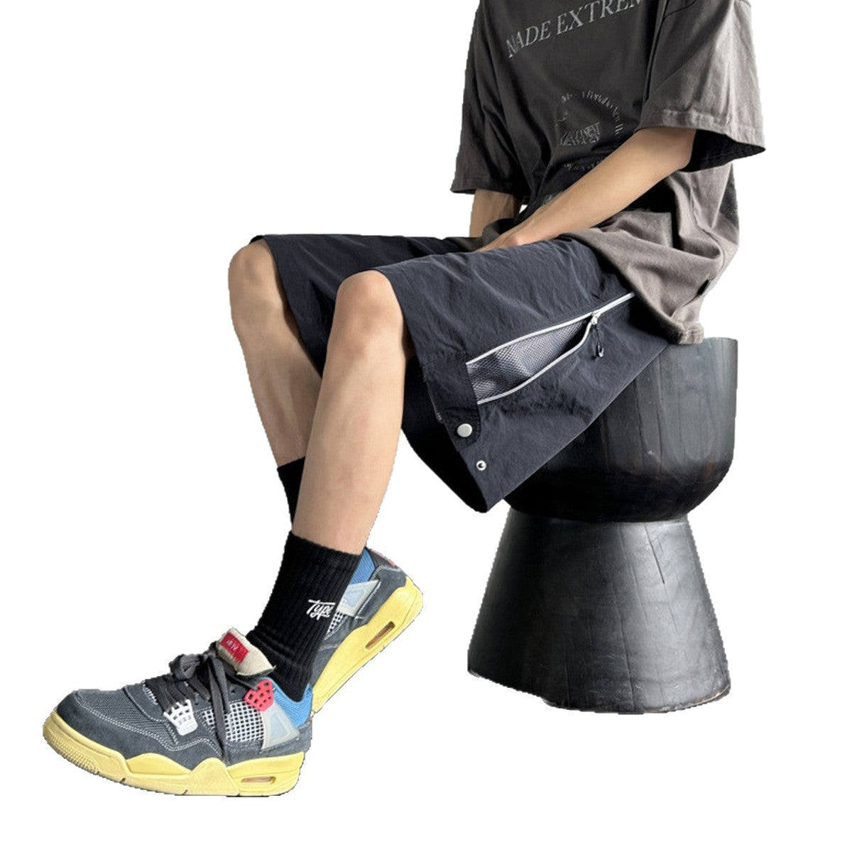 Mesh breathable quick drying shorts for men in summer