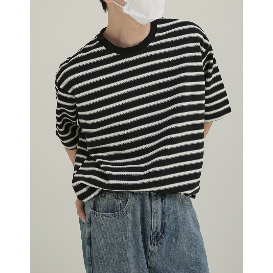 Round neck striped short sleeved T-shirt for men