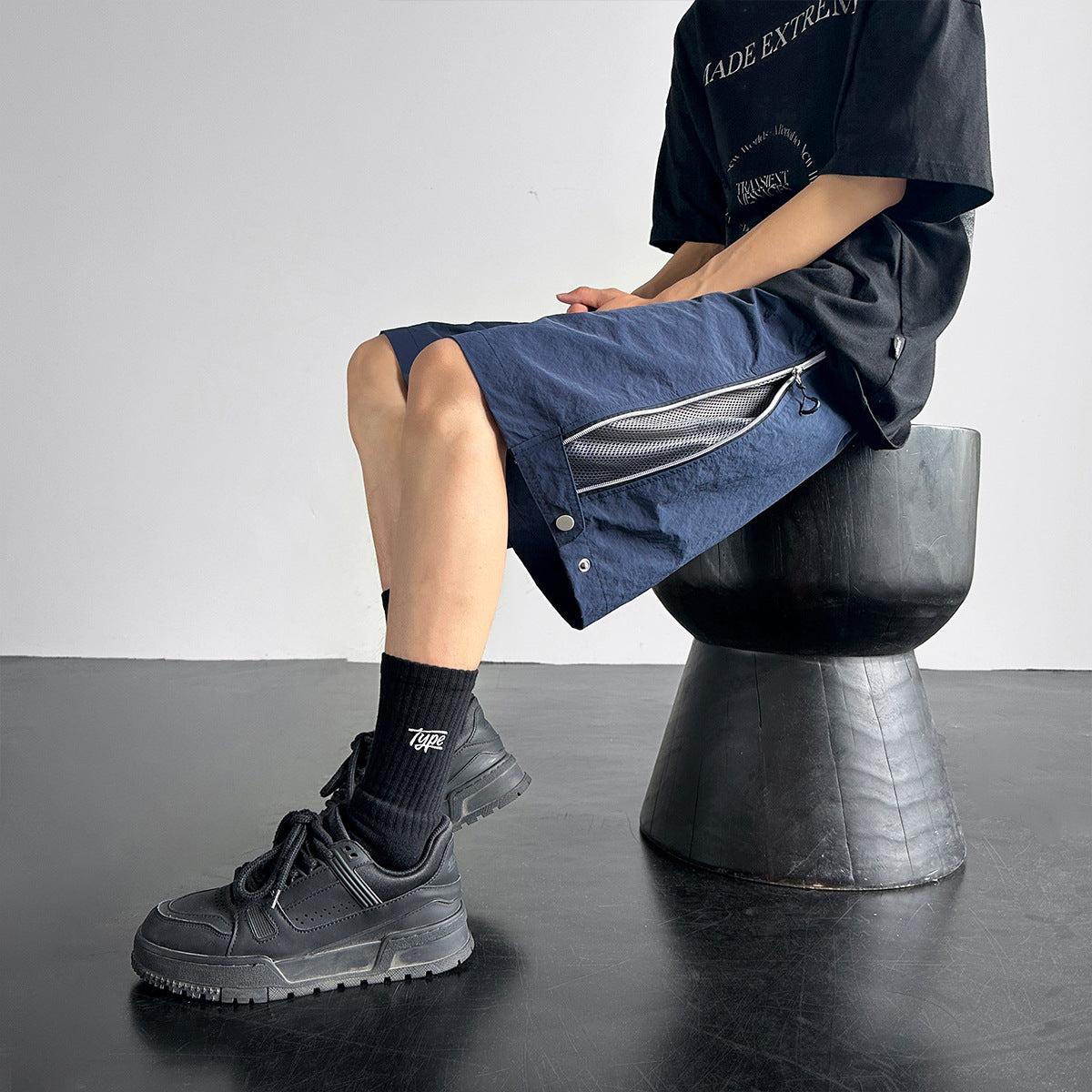 Mesh breathable quick drying shorts for men in summer