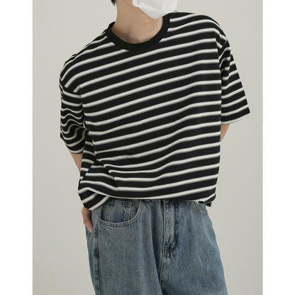 Round neck striped short sleeved T-shirt for men