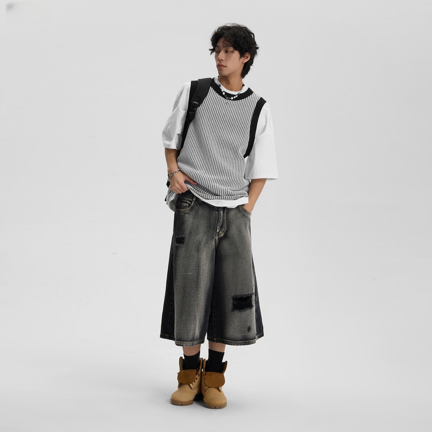 Retro ripped denim shorts for men