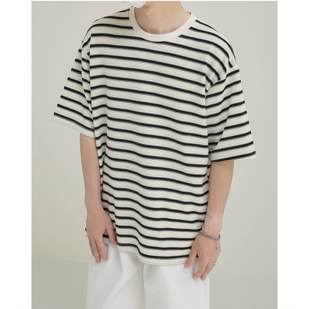 Round neck striped short sleeved T-shirt for men
