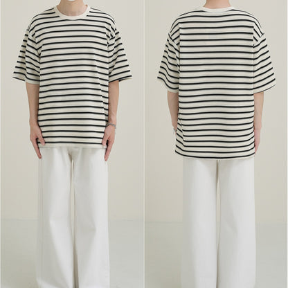 Round neck striped short sleeved T-shirt for men
