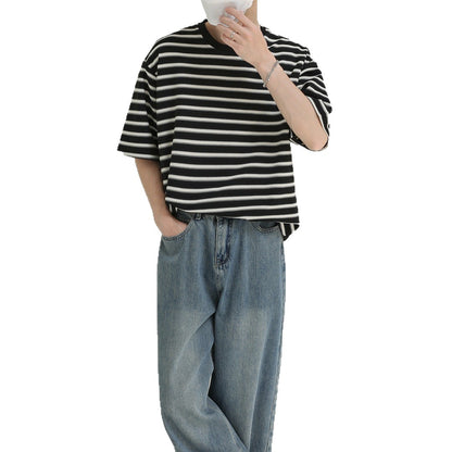 Round neck striped short sleeved T-shirt for men